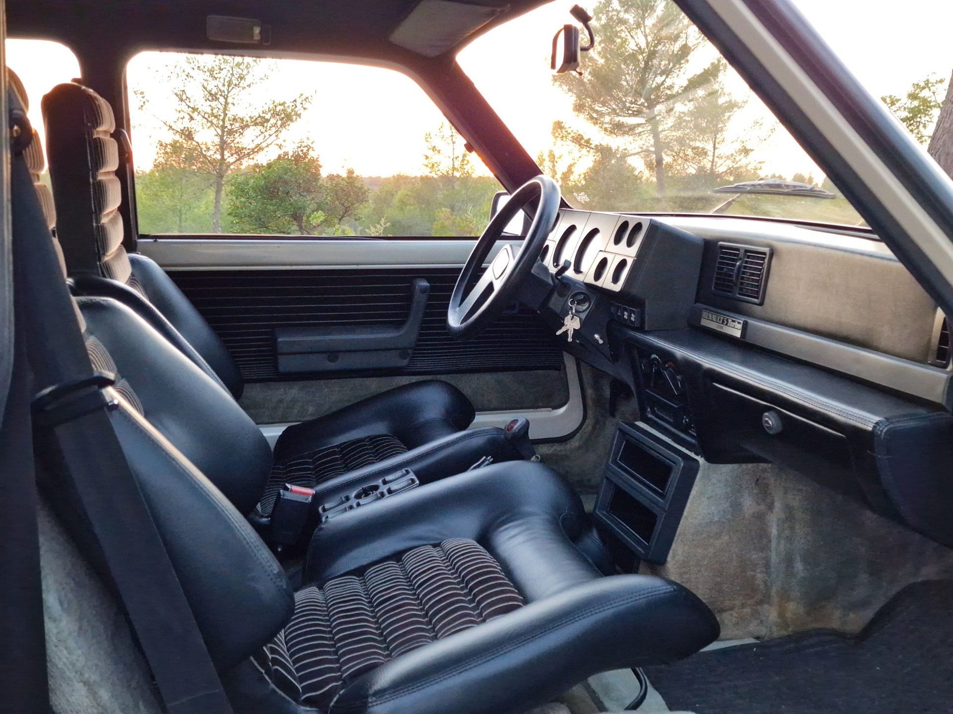 Intérieur Renault 5 Turbo, tableau de bord design